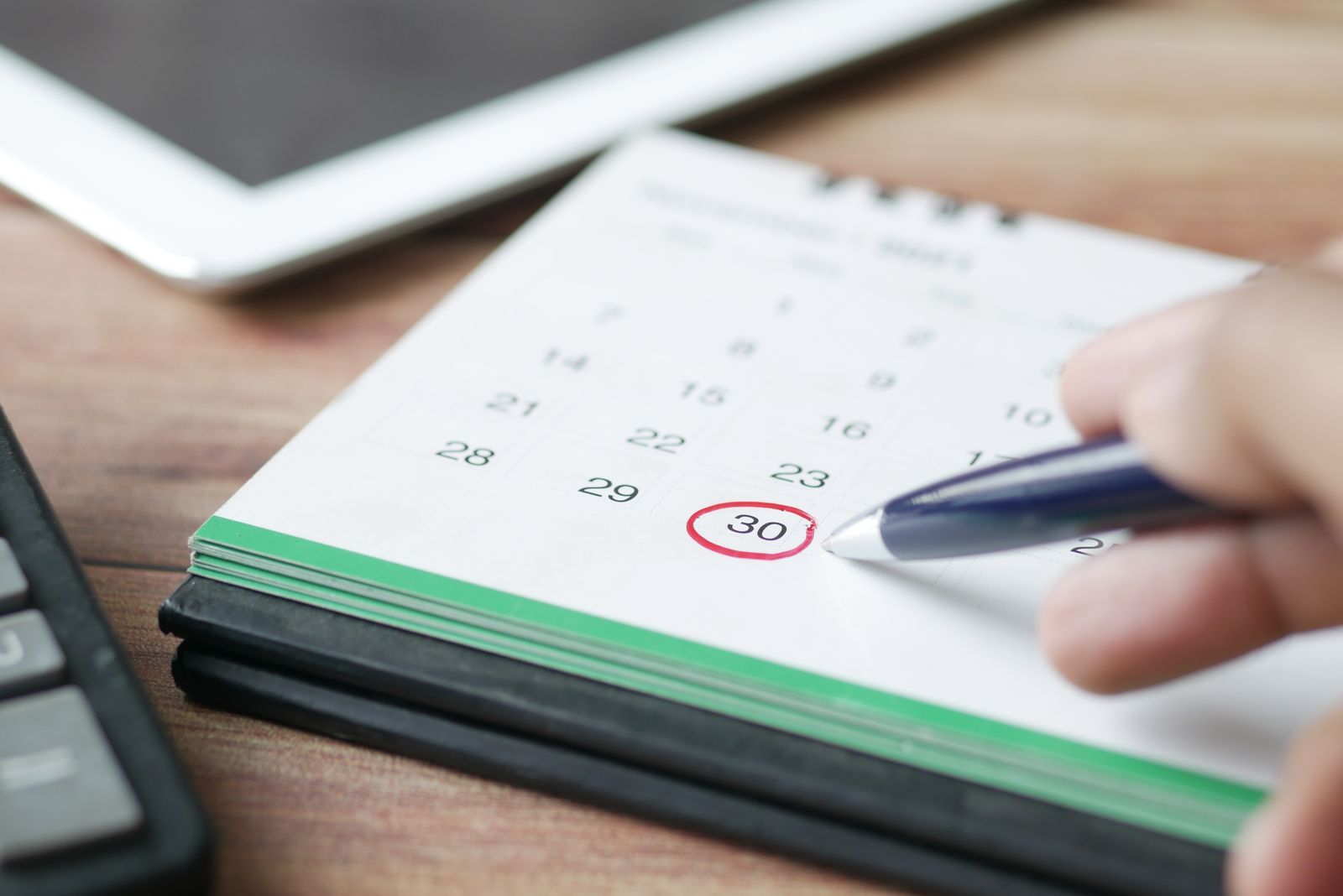 Prescription d'une facture entre professionnels : délai, calcul et défense