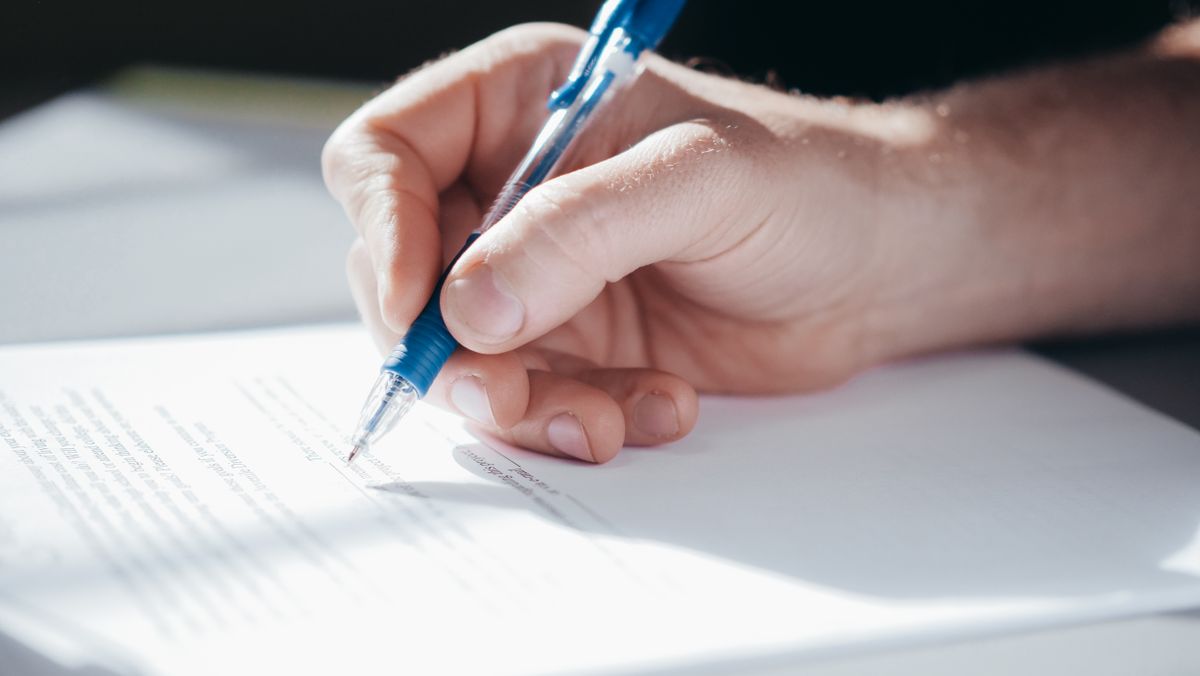 Mention manuscrite de la caution : quelles erreurs annulent le cautionnement ?